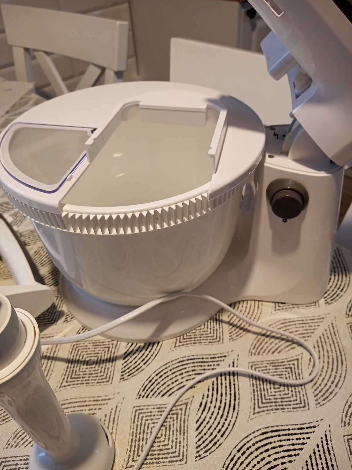 Mikser robot kuchenny z misą