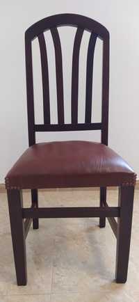 Conjunto de 4 cadeiras de madeira