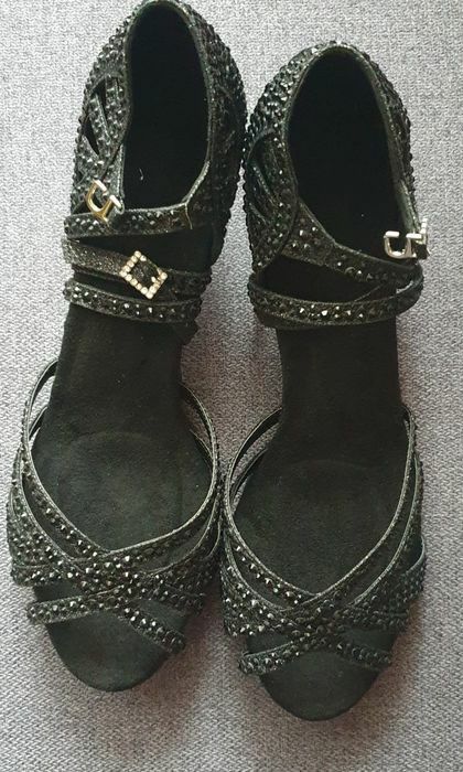 /334/ Buty taneczne z kryształkami rozmiar 43