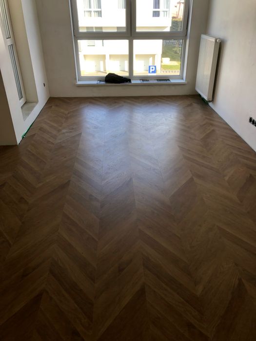 Montaż podłóg różnych