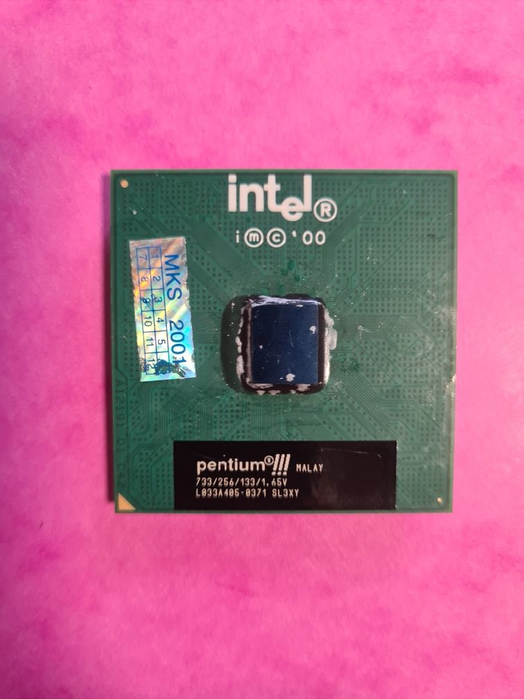 Procesor INTEL Pentium III 733Mhz SL3XY PGA370