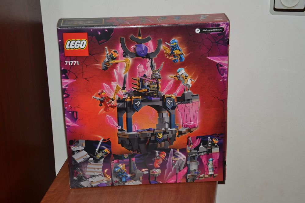 Конструктор LEGO NINJAGO Храм Кришталевого короля 71771 Нове