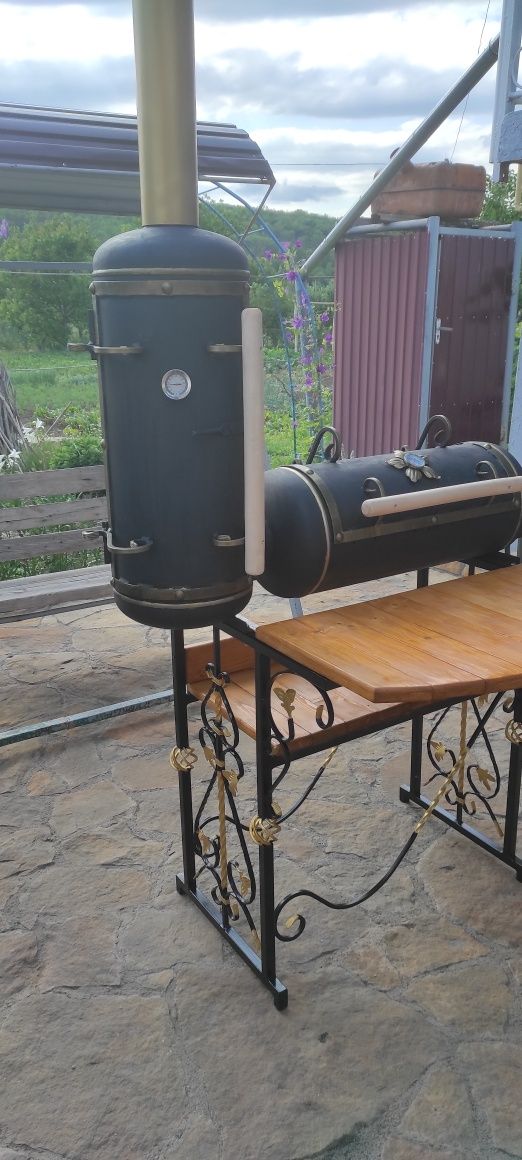 Мангал коптильня з трьох газових балонів.
