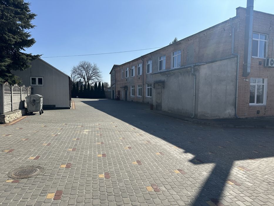 Здається в оренду виробниче приміщення.