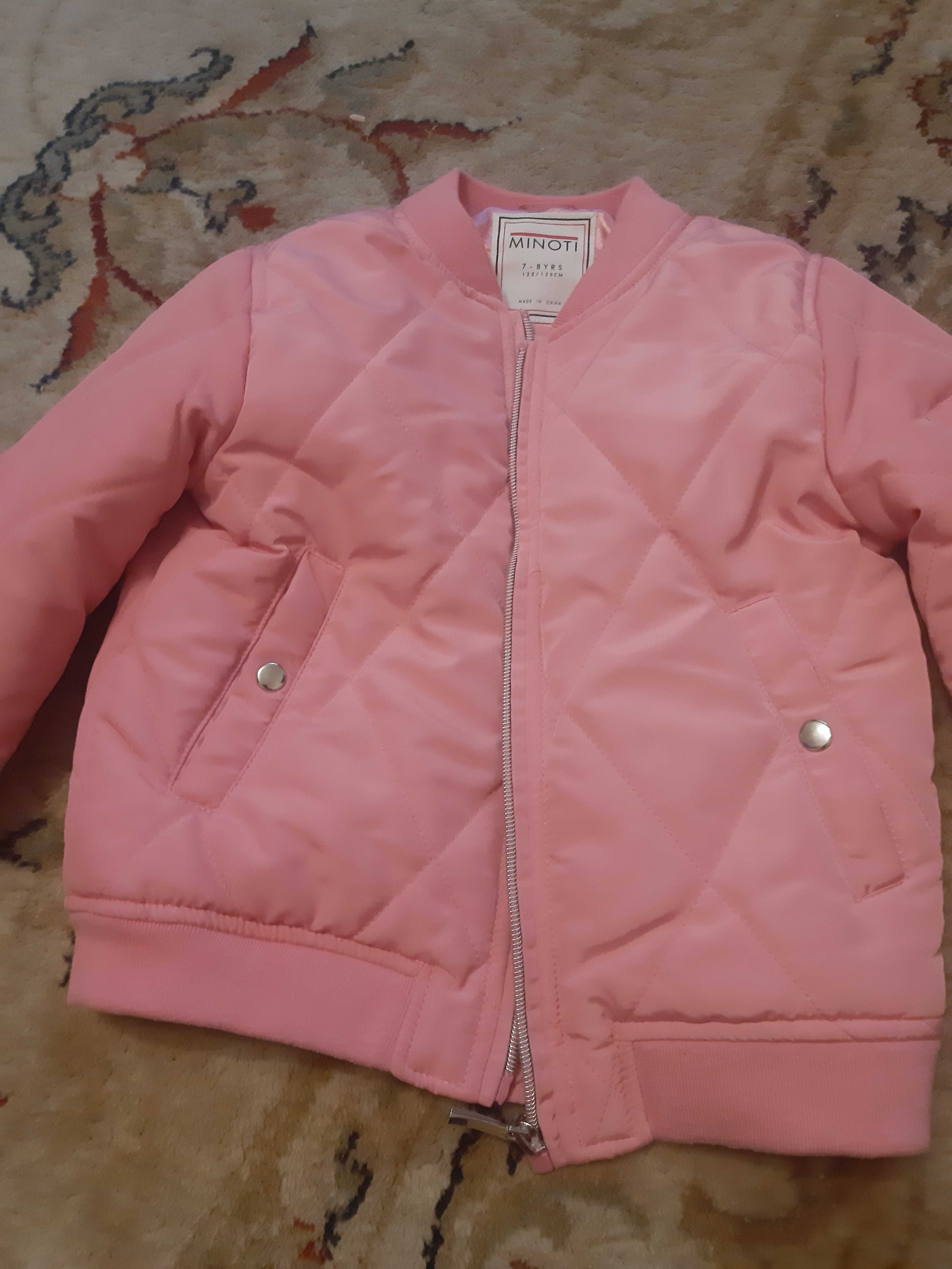 Różowa kurtka dla dziecka dziewczynki 122/128 cm bardzo ładna płaszcz