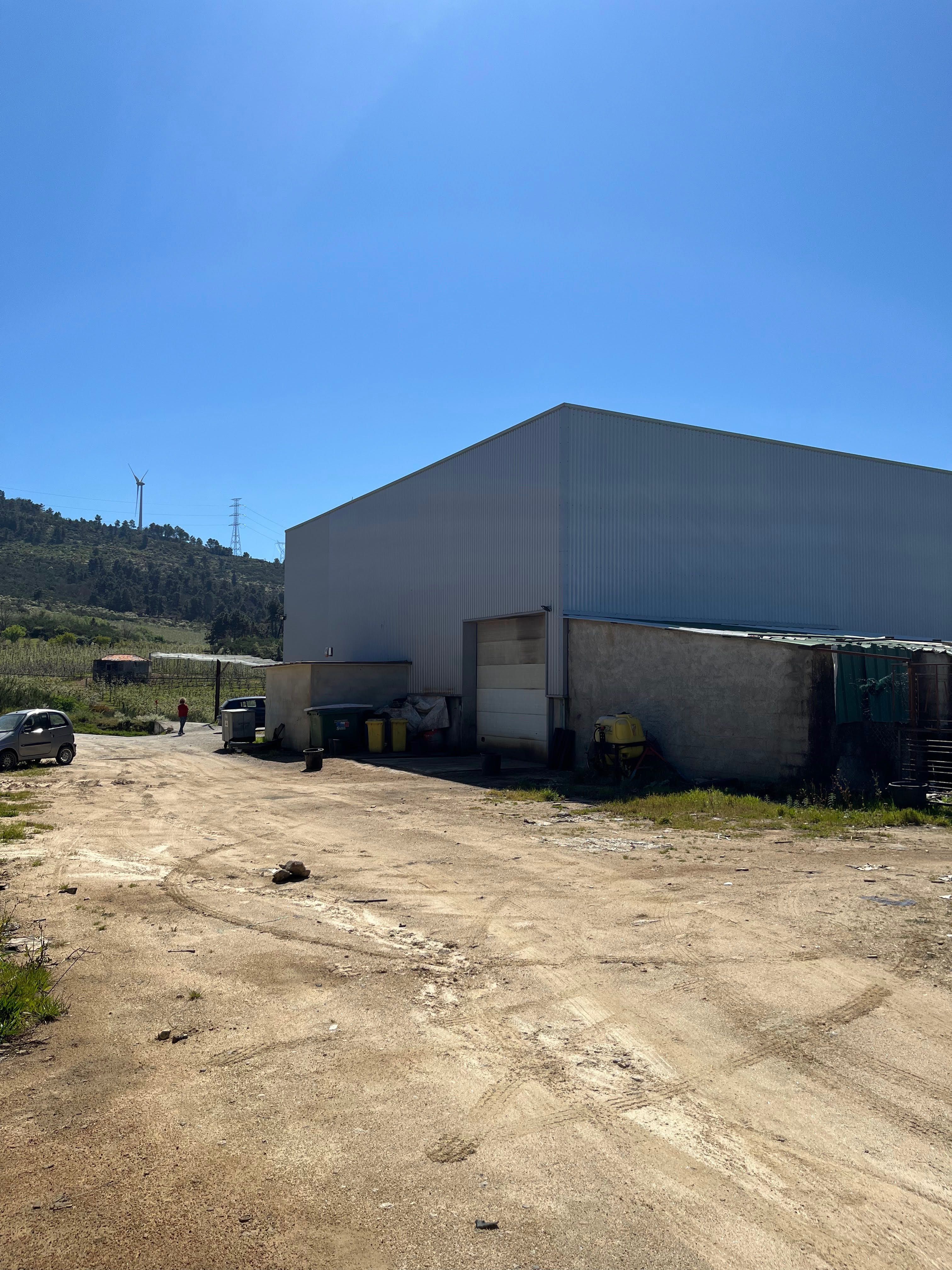Armazém 400 m2 Armamar