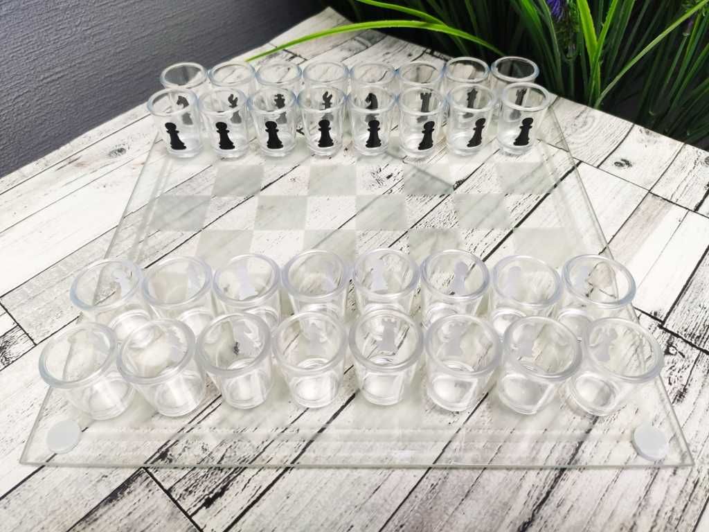 Настольная алко игра "Пьяные шахматы" со стопками