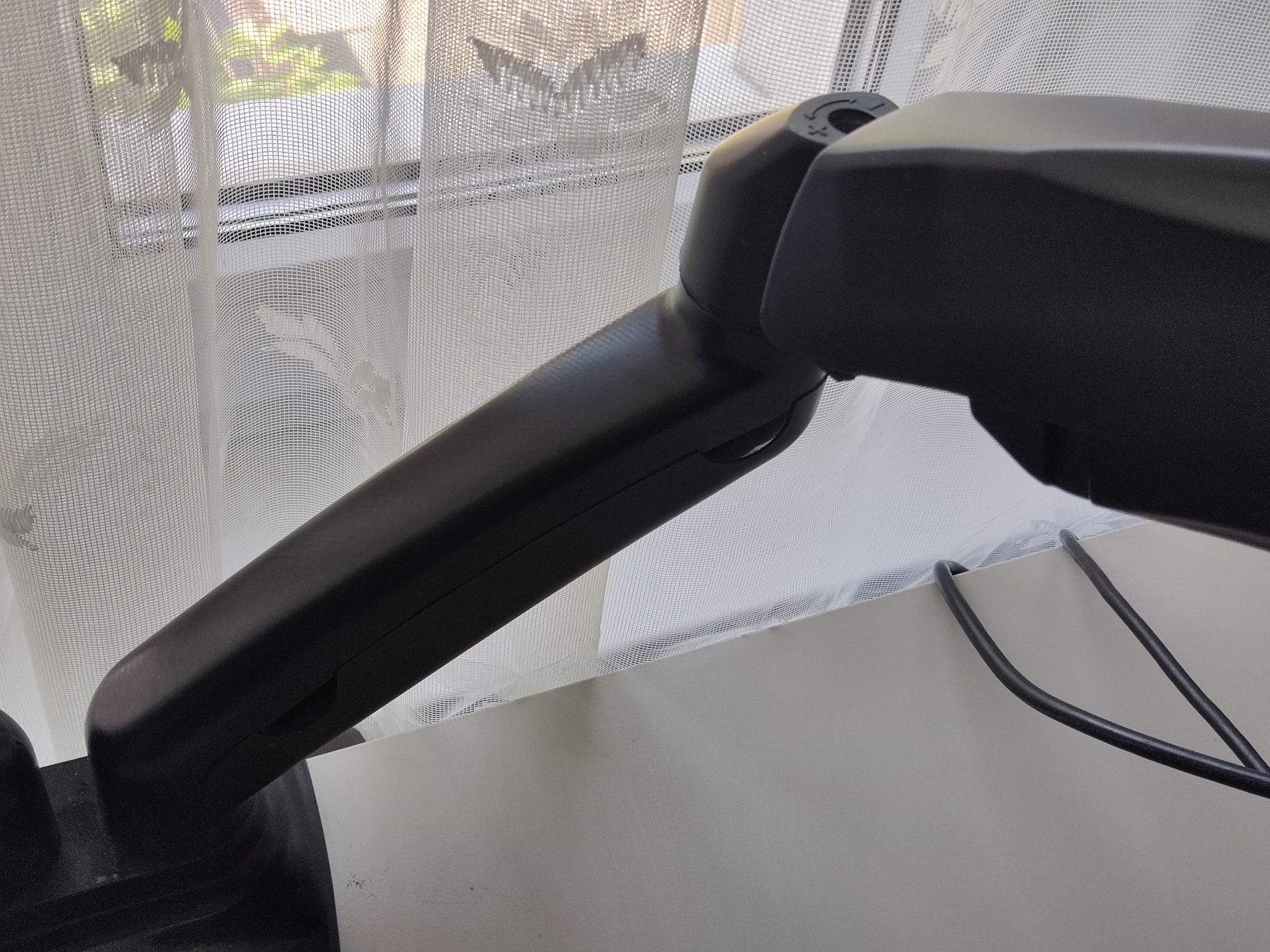Dwa monitory Dell P2214Hb 21" + uchwyt