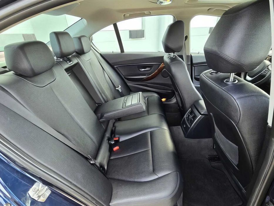 BMW 3 Series 328i      2015