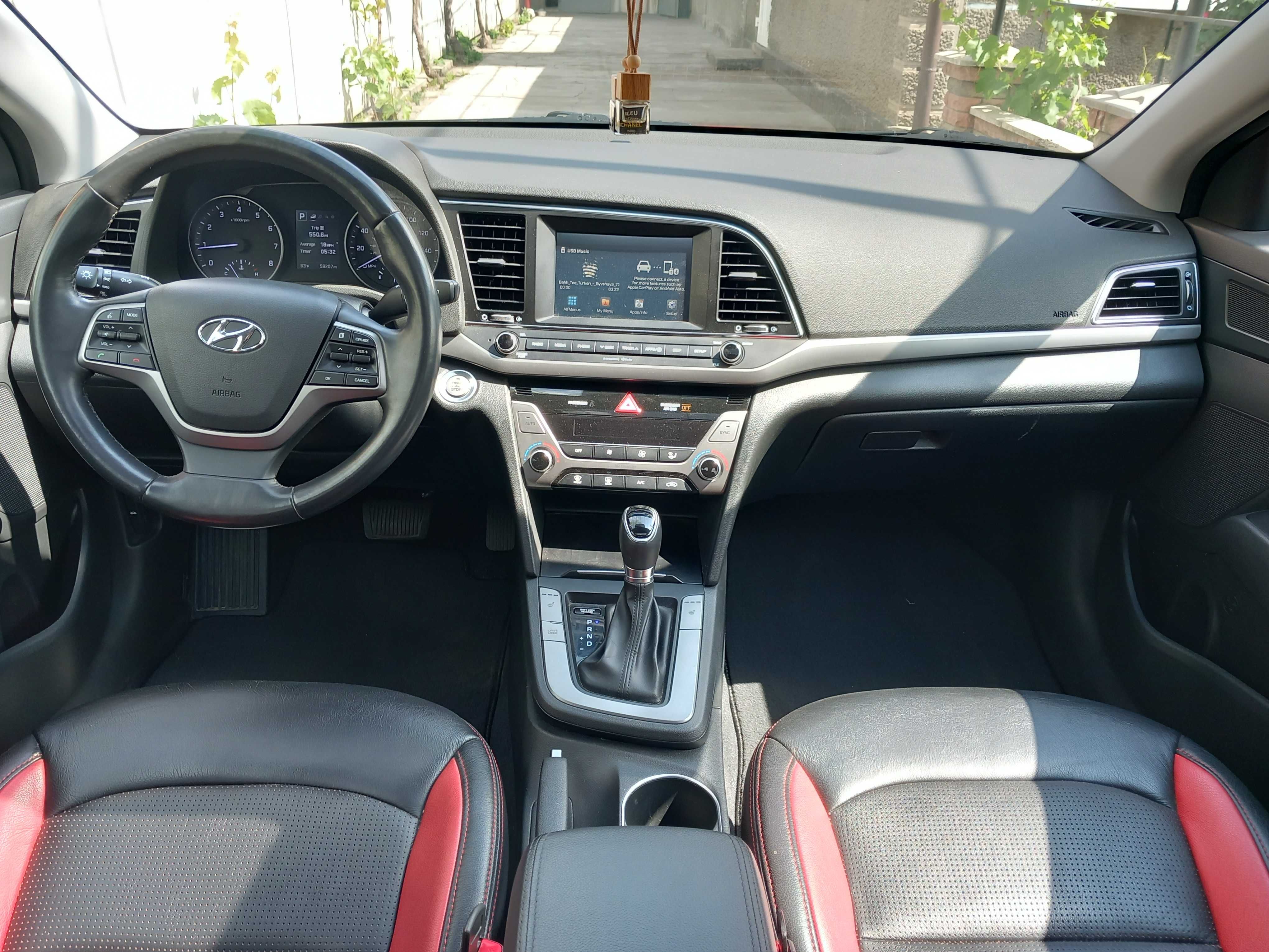 Hyundai Elantra 2017 год