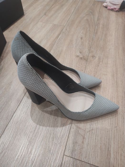 Шкіряні туфлі в гарному стані