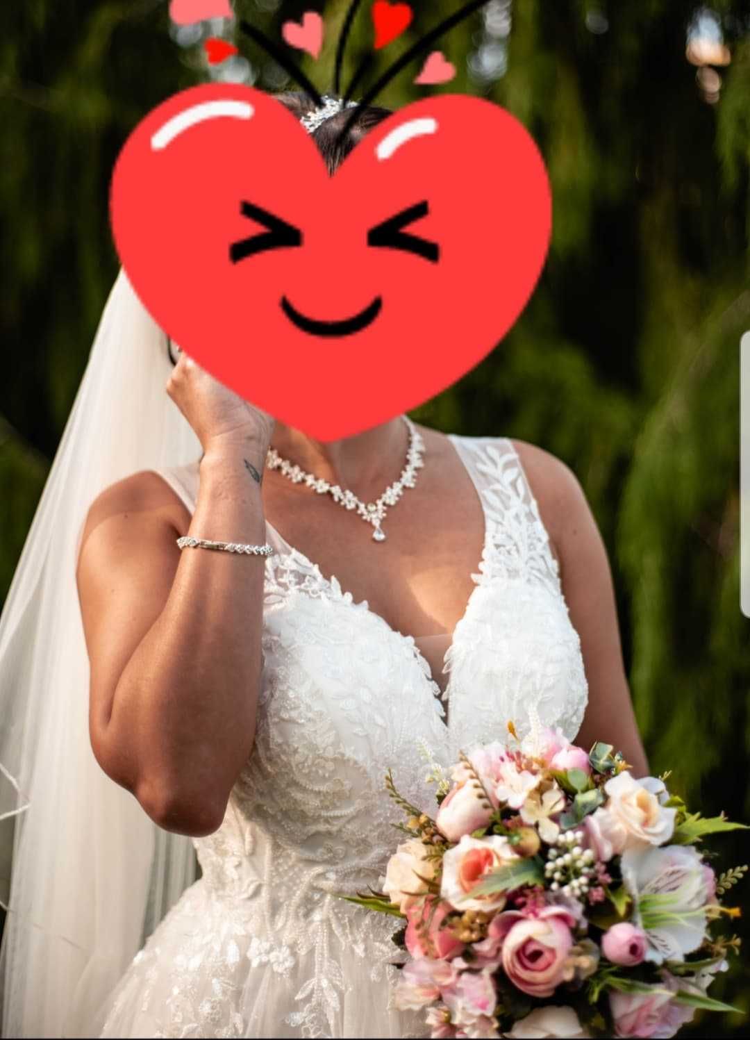 Suknia ślubna z trenem rozmiar 38