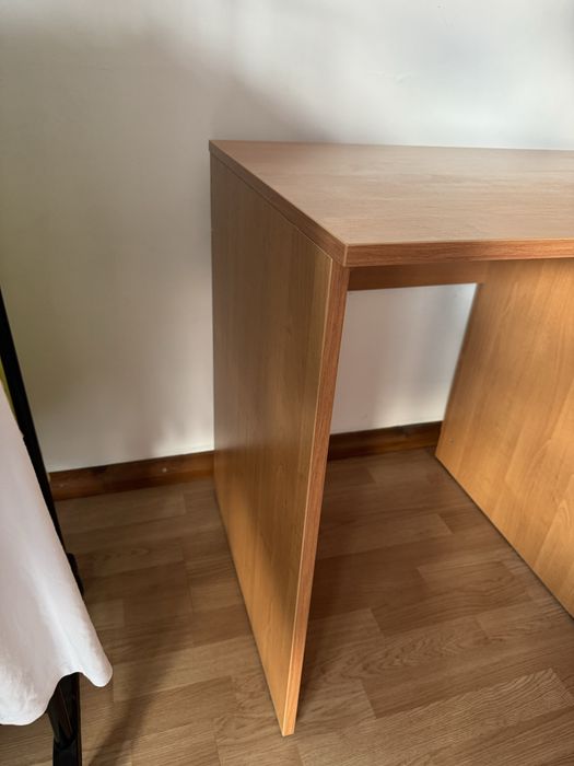 Biurko z szufladami i szafką