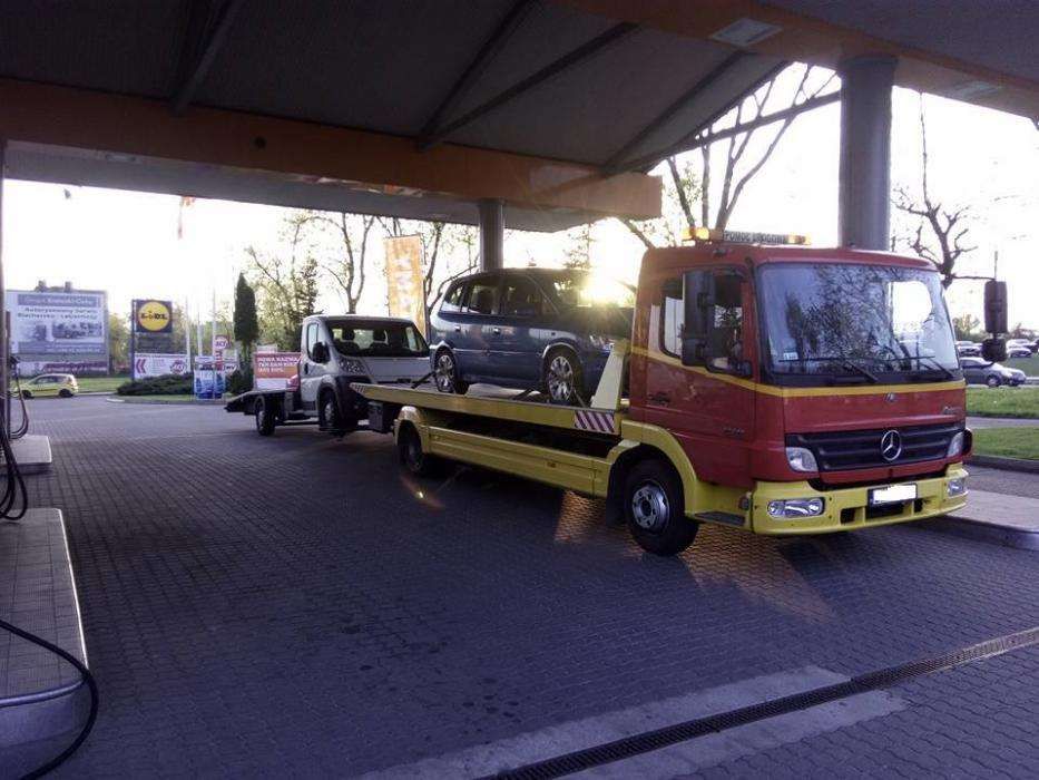 Pomoc drogowa S8 , Oleśnica transport maszyn rolniczych , laweta