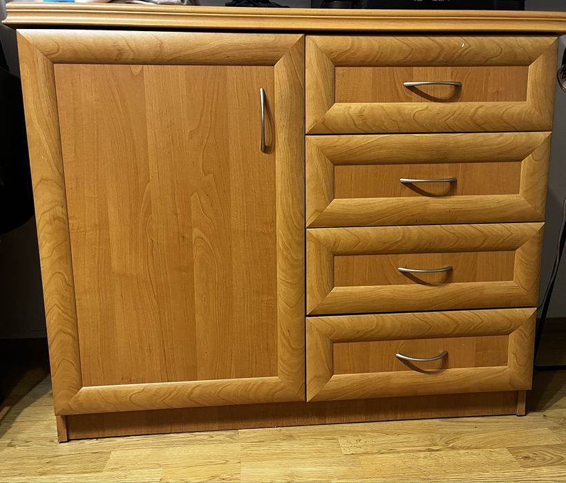 Sprzedam szafe, komode i szafke z regalami