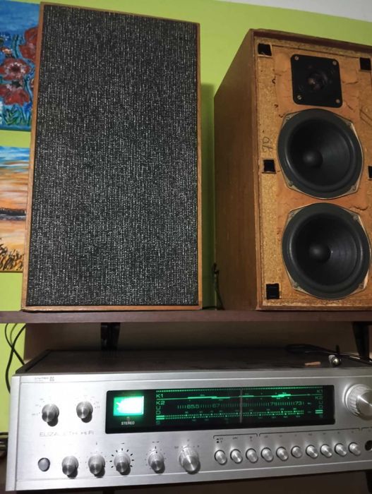 Elizabeth HI-FI z kolumnami