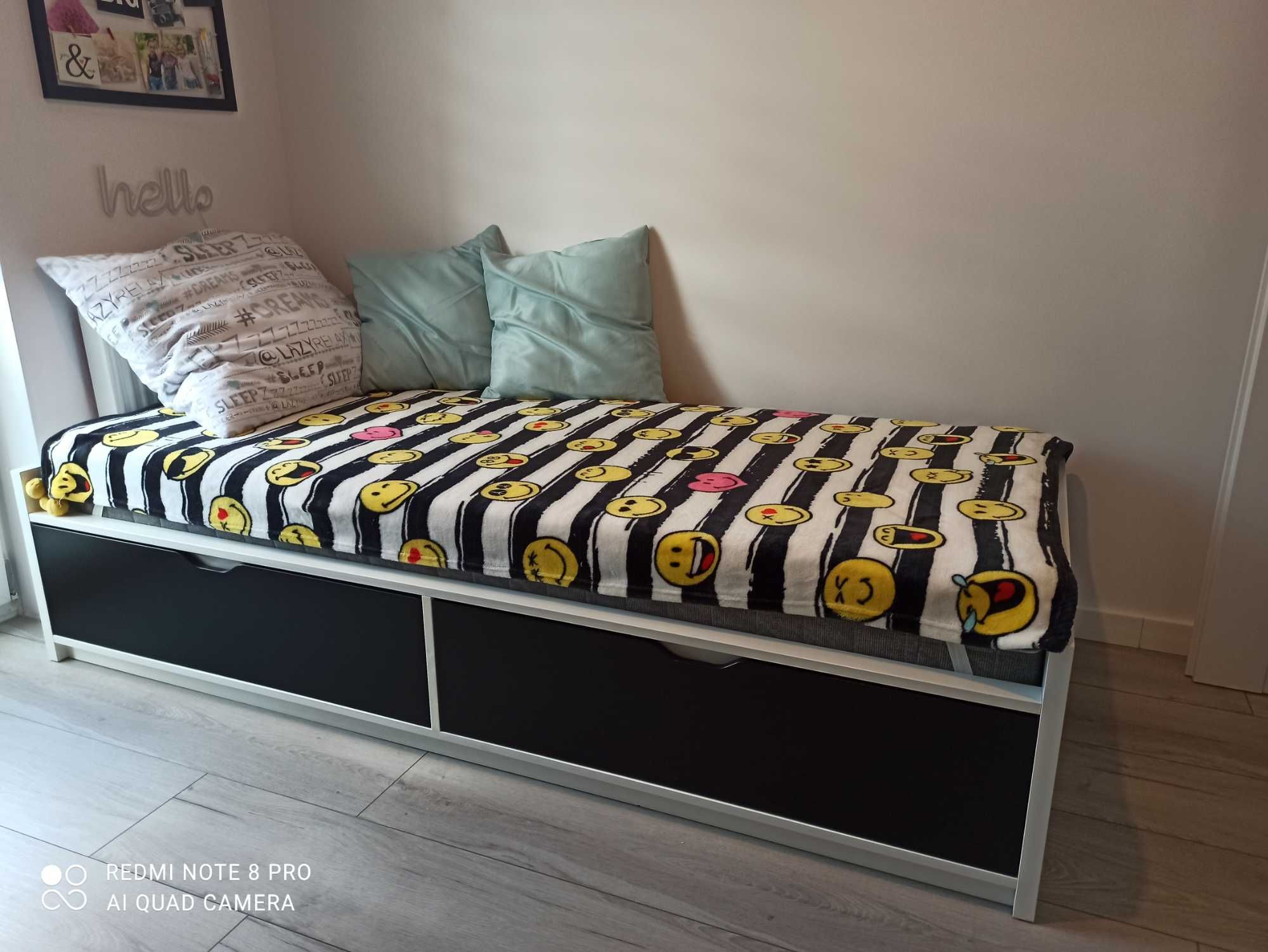 Łóżko Ikea z szufladami plus materac