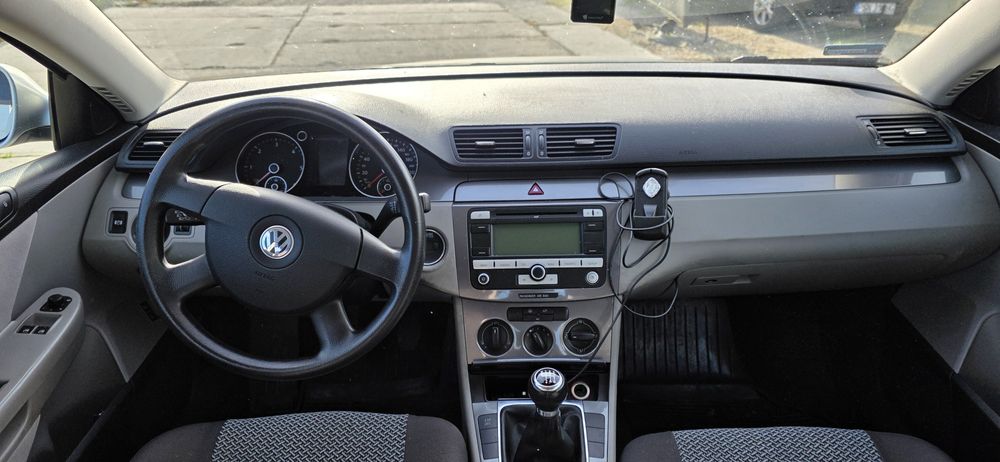 VW Passat sedan 2009r 2.0 diesel
