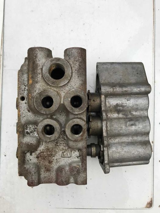 rozdzielacz Rumunek spycharka