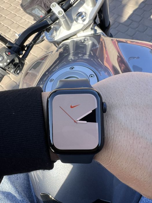 apple watch SE2 44 mm LTE