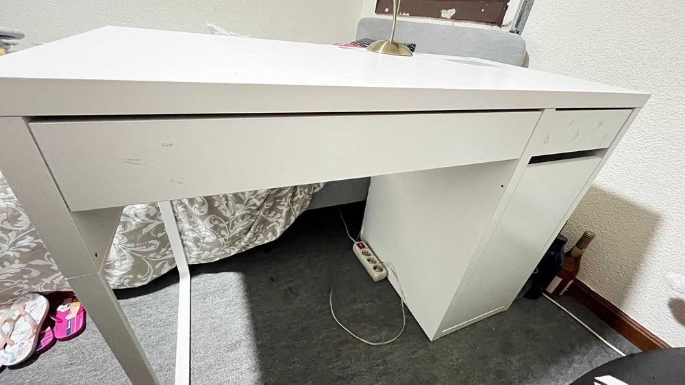 Mesa de escritório/estudos IKEA