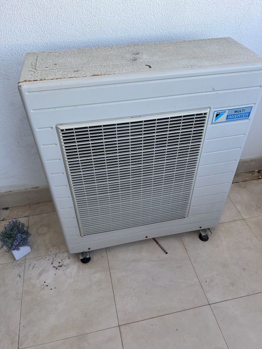 Vende-se Multisplit Daikin 4 unidades encastraveis.