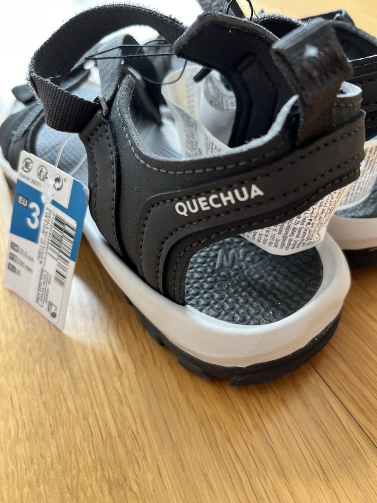Sandálias, marca Quechua