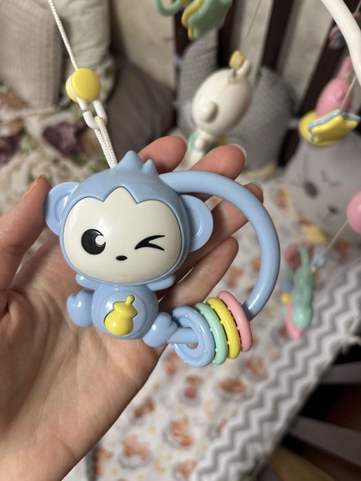 Дитячий мобіль на ліжечко