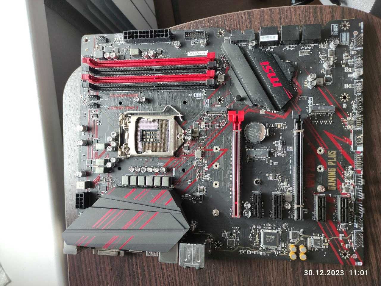 Материнська плата msi z390 gaming plus + процесор Intel Core i5-9400F