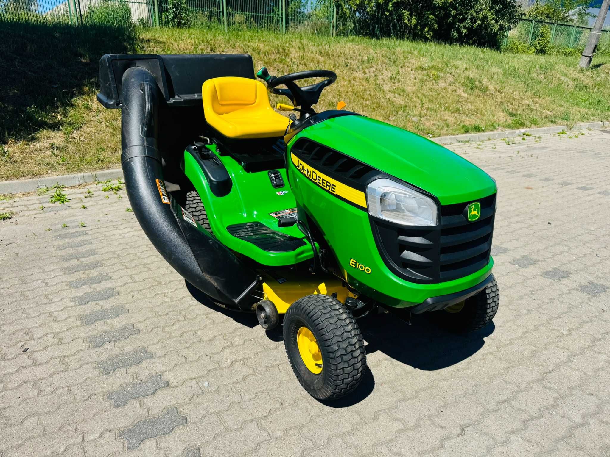 Traktorek kosiarka John Deere E100 Briggs&Strat z USA! 46 Moto Godzin!