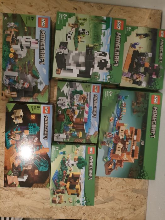 Kartony po Lego Minecraft