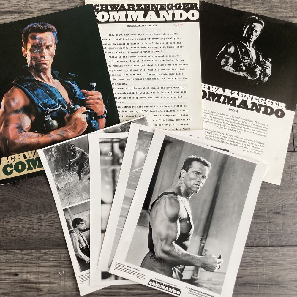 Schwarzenegger  - Commando - 4 zdjęcia + folder+ [PROMOCJA]