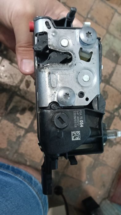 Замок дверей задня права пежо 301 psa 755054