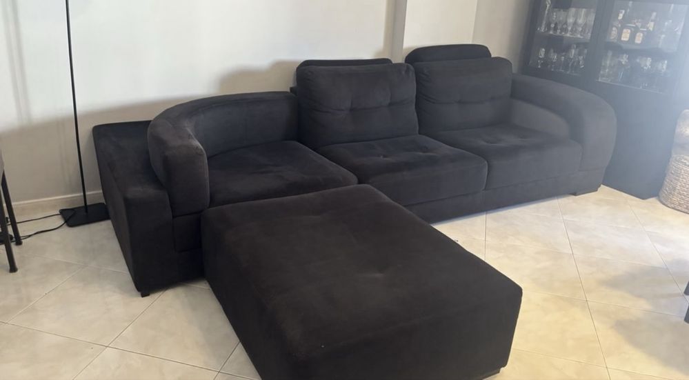 Sofa preto em bom estado