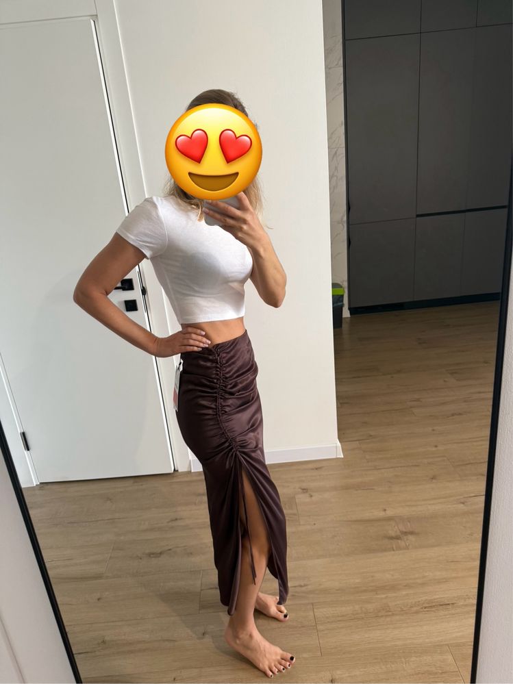 Нова атласна юбка Zara