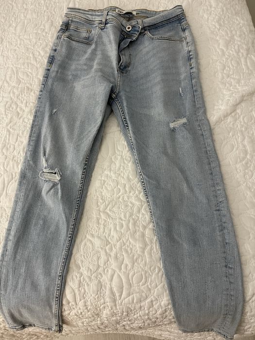 Calcas ZARA, BERSHKA, TIFFOSI como novas.