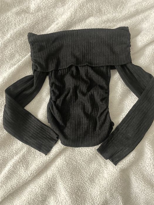 Підліткова кофта з відкритими плечима