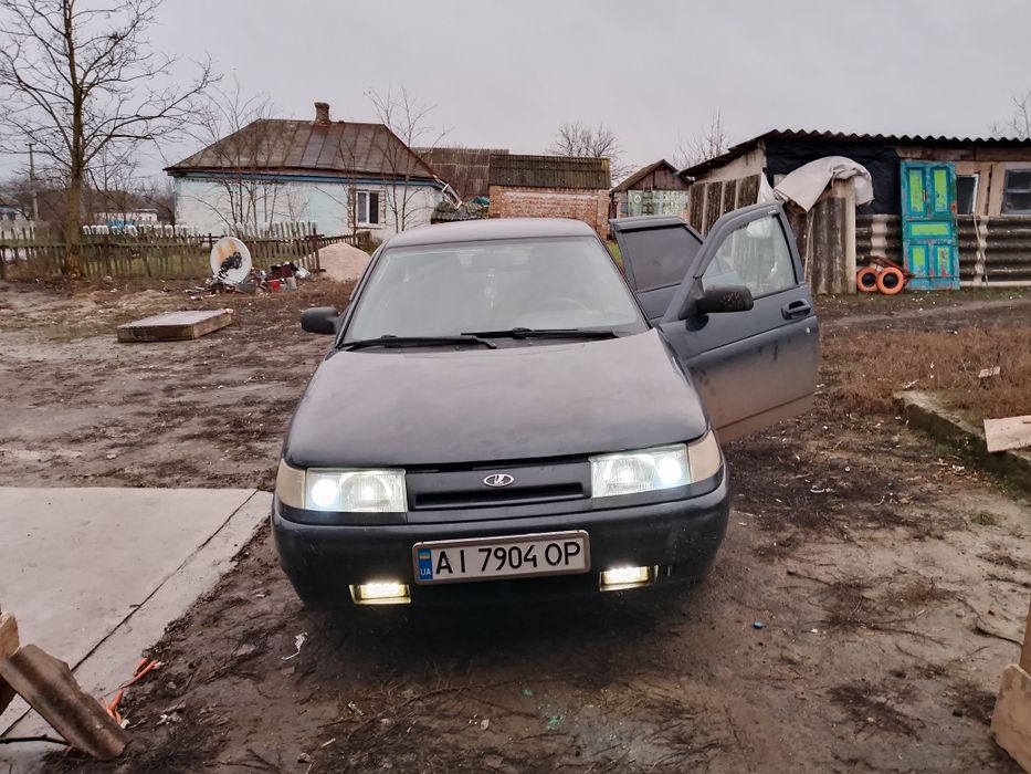 Продам ВАЗ 2112 внормальном состояни сел и уехал