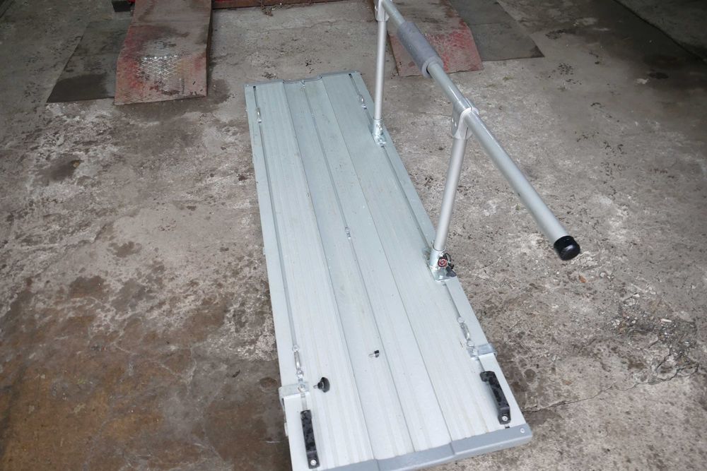 LINNEPE Platforma wewnętrzna rower/skuter do kamper
