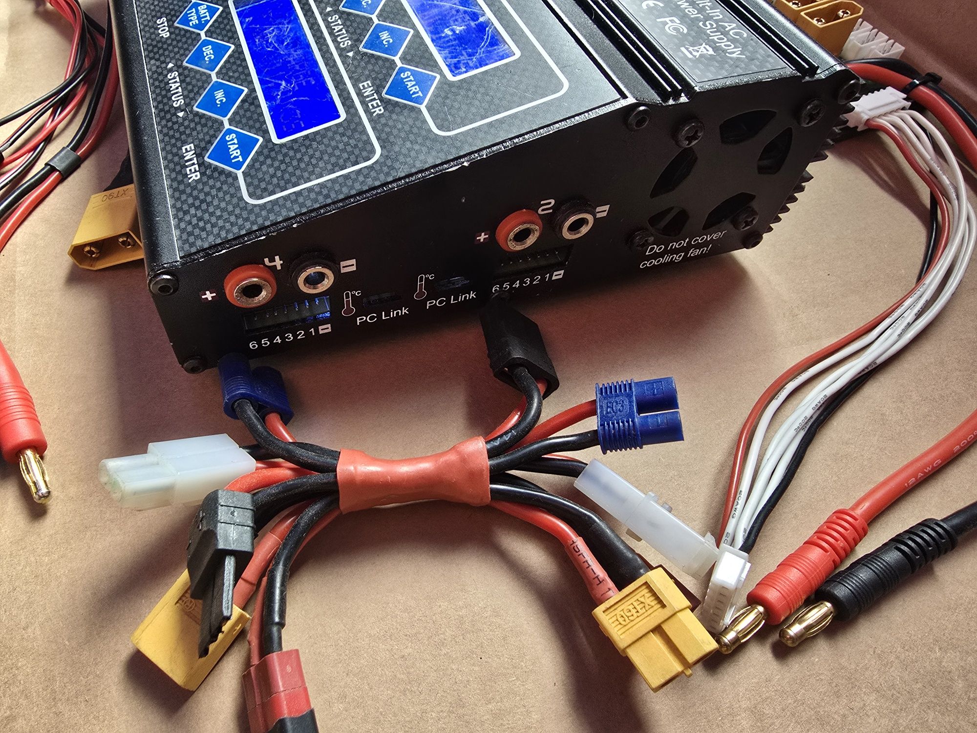 Ładowarka rc skyrc quattro b6 ac 4 pakiety
