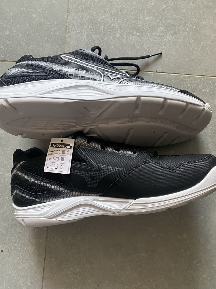 Кросівки для тенісу / волейболу Mizuno 42.5