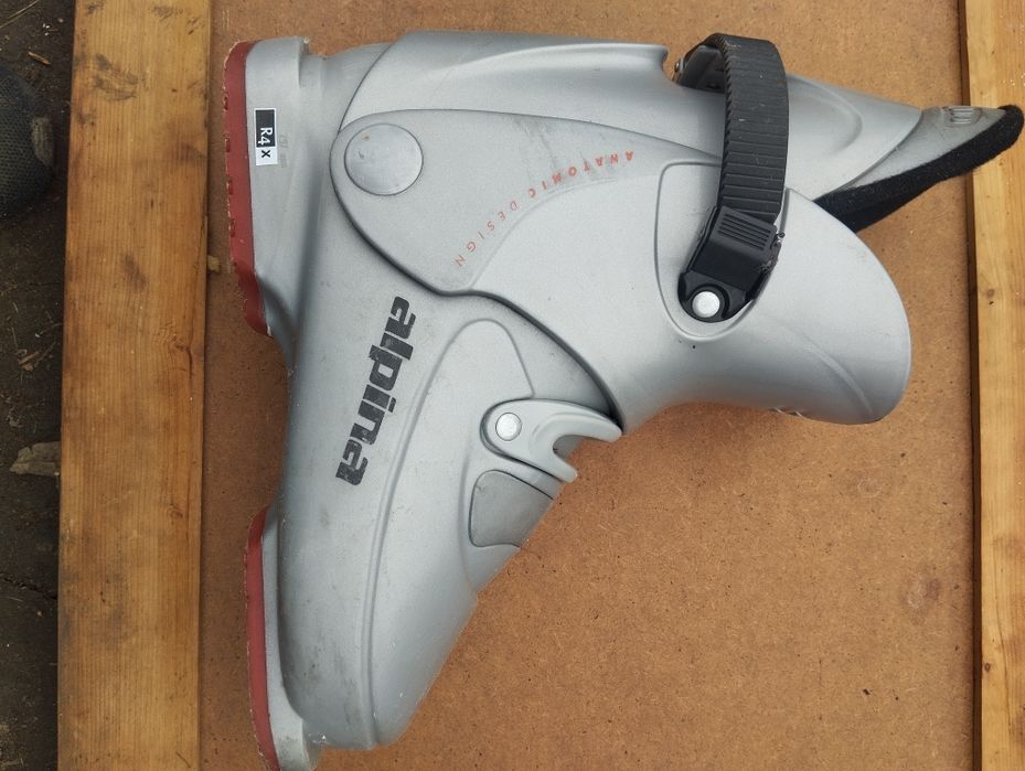 Продам гірськолижні чоботи Alpina R4X