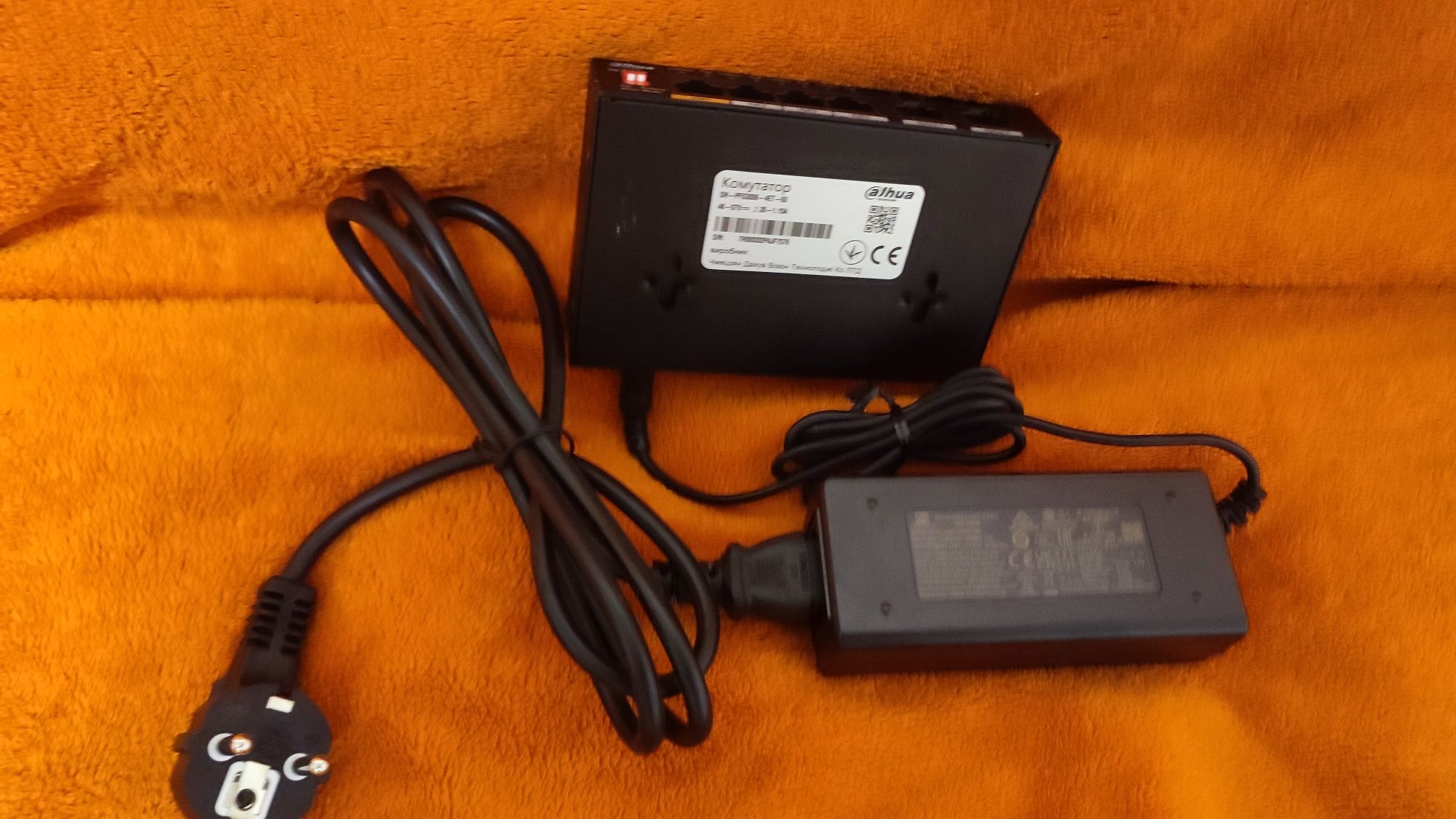Коммутатор Dahua 4-портовый управляемый с PoE DH-CS4006-4ET-60