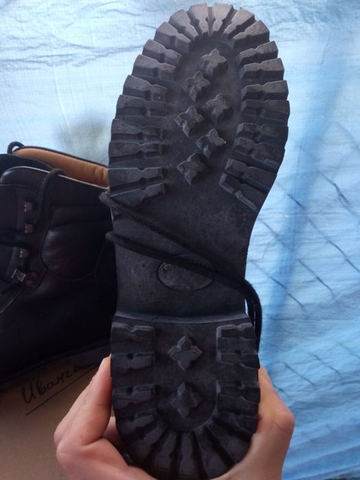 Классные кожаные ботинки.42 размер.