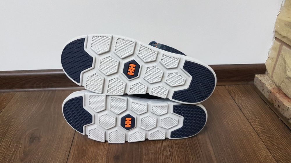 Śniegowe Helly Hansen rozmiar 41