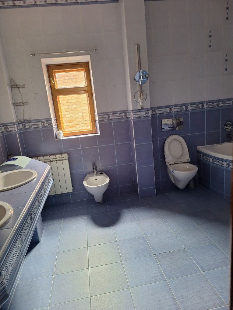 Сдам дом 9 комнат 600м2 правый берег