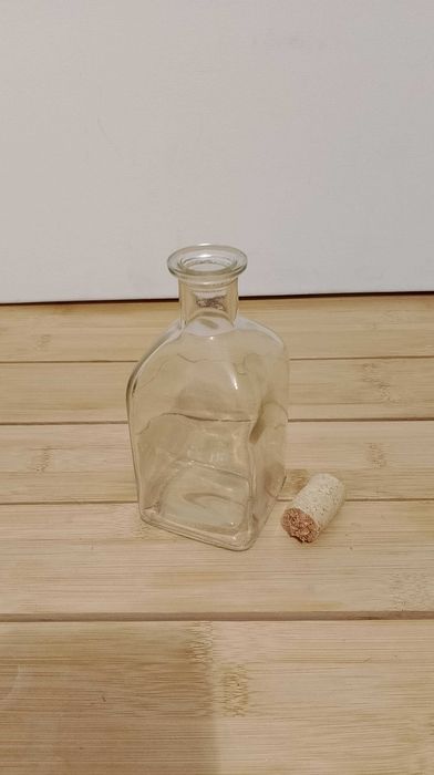 Butelka szklana z korkiem. 200 ml.
