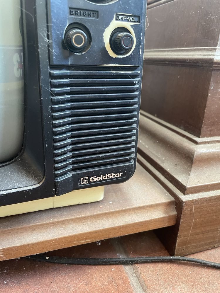 Televisão antiga