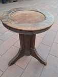 Zabytkowy taboret