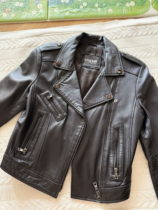 Продам шкіряну куртку коротку